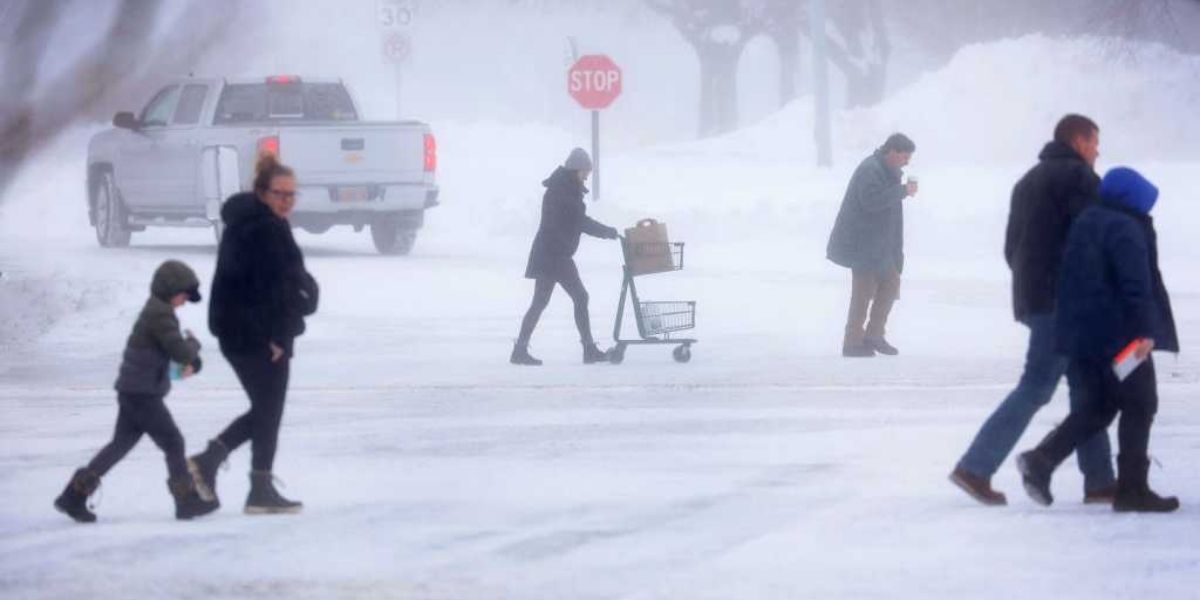 Breezy, Mild Conditions Fade as Snow and Colder Air Move Into Eastern Iowa
