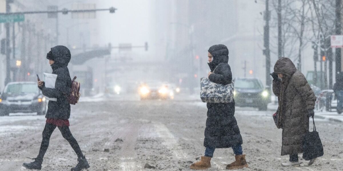 Lake-Effect Snow Targets Nearby States as Colder, Wintry Pattern Settles Over Chicagoland