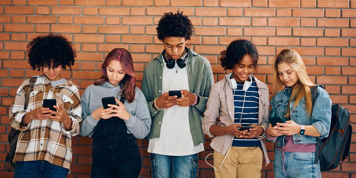 New York Governor Proposes Stricter Social Media Controls and Teen Mental Health Training